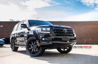 TOYOTA LANDCRUSIER SLIDE GLOSS BLACK